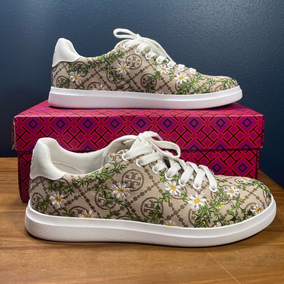 SOLD Tory Burch - Picture 2 of 5